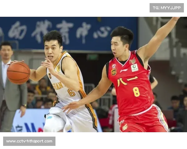 赵睿以中国男篮队长身份担任全运会火炬手